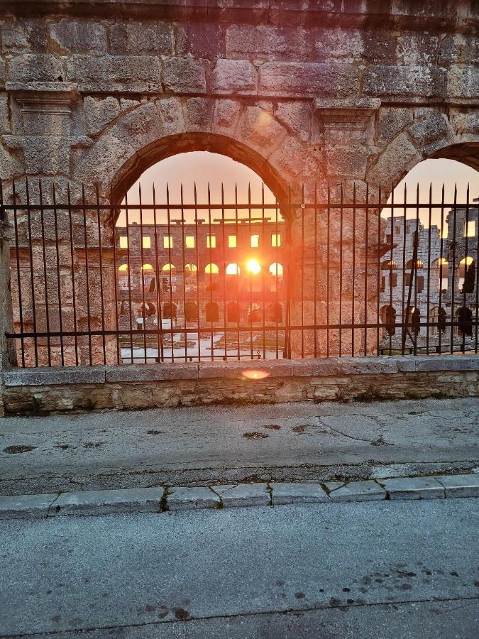Amfiteatar Pula Apartman Kültér fotó